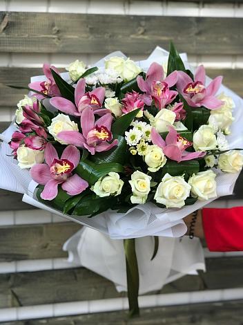 Букет цветов из: Розы и Хризантемы в Твери