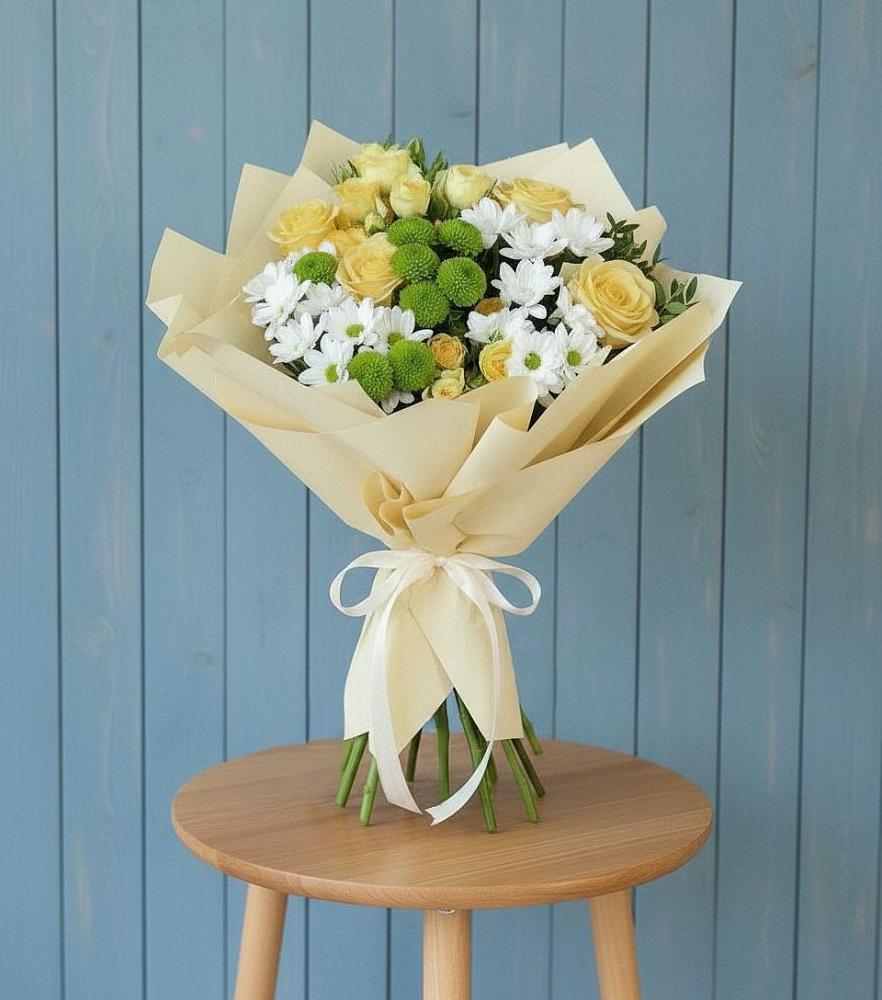Букет цветов из: Хризантемы и Розы в Твери
