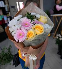 Букет цветов из:  Герберы, Розы и Хризантемы в Твери