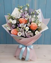 Букет цветов из:  Лизиантусы, Розы, Альстромерии и Гипсофила в Твери