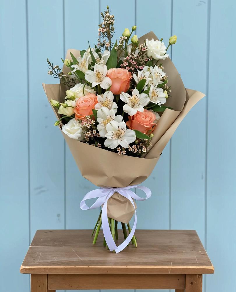 Букет яркий комплимент в Твери Букет цветов из: Альстромерии, Лизиантусы, Розы и Хризантемы в Твери